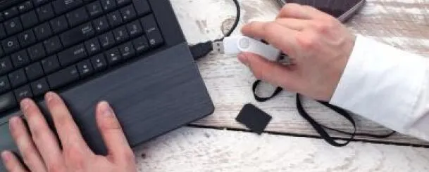 Szyfrowanie danych: Jak chronić poufne informacje na pendrive'ach